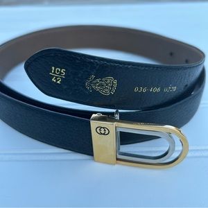SOLD ***Gucci Unisex Black Leather Belt with Gold Buckle Size 42 Large XL